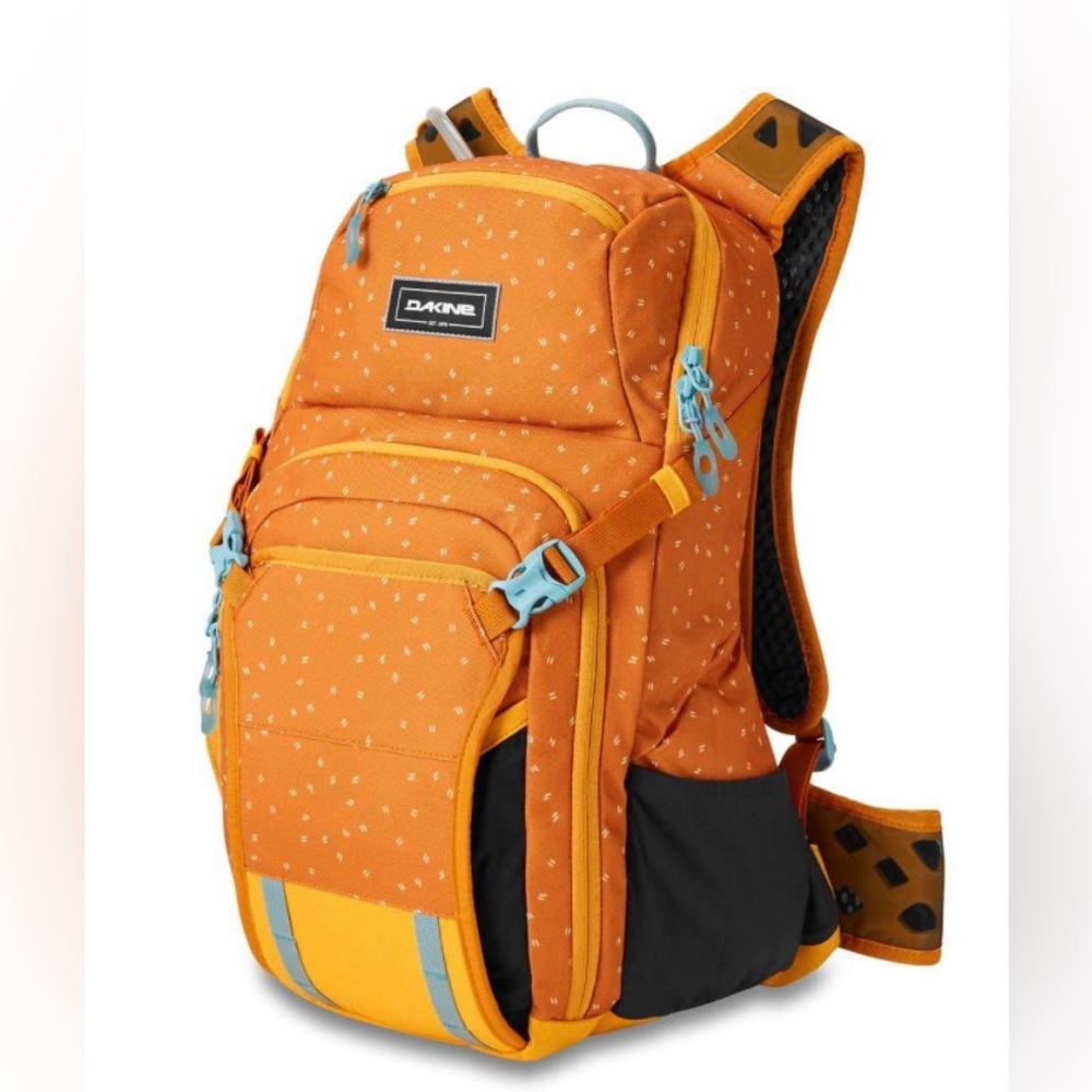 DAKINE Women’s Drafter 14L hydration backpack - Desert Sun (NWOT)